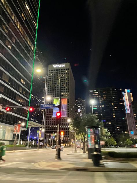 Dallas Pictures, Night Road Aesthetic, Dallas City Aesthetic, Dallas Tx Aesthetic, Downtown Dallas Aesthetic, Dallas Aesthetic, Dallas Texas Aesthetic, Dallas Pictures At Night, Down Town Dallas