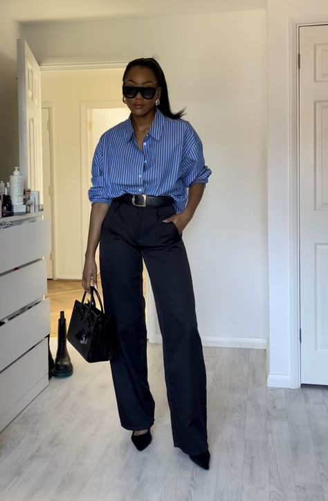 Flare Pants Business Casual, Office Fashion Black Women, Personal Banker Outfit Work Clothes, Classy Corporate Outfits For Women, Work Outfits Women Office Casual, Monochromatic Outfit Business Casual, Monochrome Office Outfit, Black Pants Blue Shirt Outfit, Oversized Business Outfit