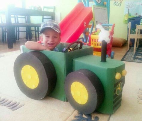 Tractor Cardboard Tractor, Tractor Costume, Costumes Homemade, Diy Costumes Kids Boys, John Deere Kids, Halloween Costumes Kids Boys, Farm Themed Birthday Party, Diy Costumes Kids