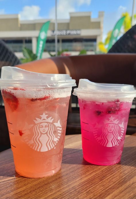 Starbucks Drink Strawberry, Starbucks Strawberry Refresher, Aesthetic Starbucks, Strawberry Acai Refresher, Starbucks Aesthetic, Aesthetic Strawberry, Starbucks Orders, Starbucks Strawberry, Star Bucks