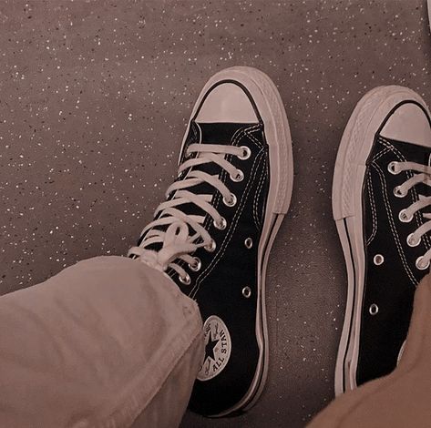 Converse Shoes Aesthetic, Fall Shoes, Chuck Taylor Sneakers, Converse Shoes, Converse High Top Sneaker, Converse Chuck Taylor High Top Sneaker, Converse Sneaker, Aesthetic Pictures, High Top Sneakers