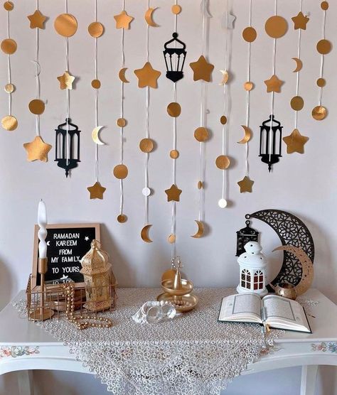 Eid Ul Fitr Decorations, Diy Eid Decorations, Muslim Prayer Room Ideas, Decoraciones Ramadan, Prayer Room Ideas, Eid Mubarak Decoration, Ramadan Kids, Ramadan Kareem Decoration, Eid Crafts