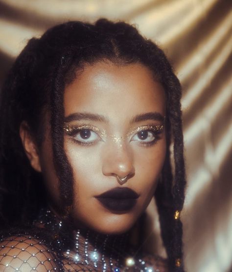 Black Goddess Makeup, Goddess Makeup Black Women, Earthy Fairy Makeup, Winged Eyeshadow Looks, Glory Makeup, Ethereal Face, Ethereal Makeup Black Women, Black Fairy Makeup, Whimsigothic Makeup