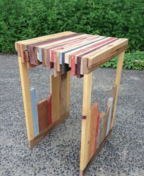 Made from pallets! Recycle Table, Handmade Wood Crafts, Made From Pallets, Wood Table Diy, Wood Scraps, Wood Pallet Projects, Creative Furniture, Recycled Furniture, Easy Woodworking Projects