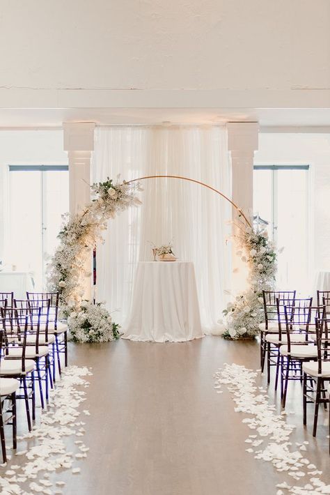 Circular Arch, Timeless Elegant Wedding, Wedding Cigars, Elegant Wedding Themes, Floral Arch Wedding, Classic Elegant Wedding, Arch Flowers, Wedding Aisle Decorations, Romantic Candles