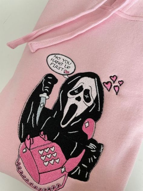 Scream Embroidery Design, Embroidered Hoodie Aesthetic, Sweatshirt Embroidery Ideas, Scream Sweatshirt, Scream Hoodie, Paint Sweatshirt, Panther Shirts, Painting Hoodie, Clothes Embroidery Diy