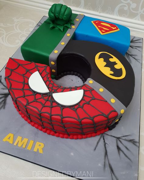 Justice League Cake, Bolo Snoopy, Hulk Birthday Cakes, Spiderman Birthday Cake, Marvel Birthday Party, Hulk Birthday, 5th Birthday Cake, Superhero Birthday Cake, Avenger Birthday Party