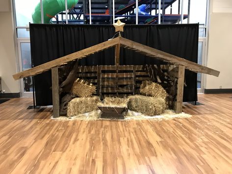 Nativity Scene Play Backdrop, Big Nativity Scene Display, Nativity Backdrop Diy, Life Size Manger Diy, Christmas Play Set Design, Live Nativity Scene Ideas, Nativity Props, Christmas Nativity Scene Display, Christmas Stage Design