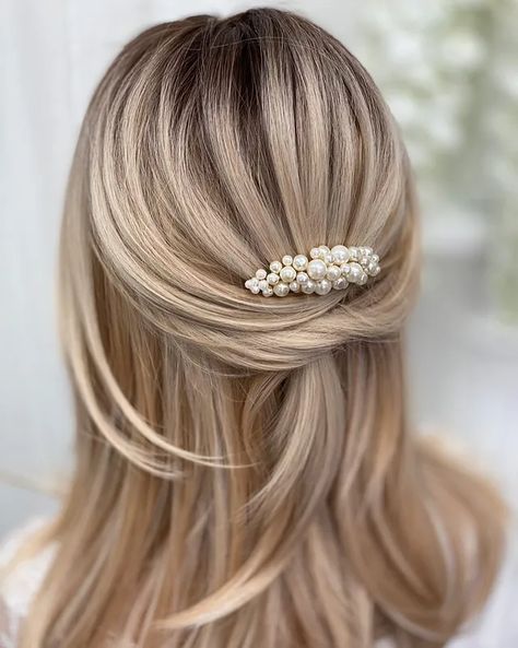 Bridesmaid Pearl Hair, Pearl Bridal Hair Accessories, Straight Hair Wedding Styles, Wedding Hair Pearl, Straight Wedding Hair, Gold Wedding Headband, Hair Pearls, Glam Ideas, Wedding Headbands