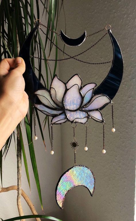 Non Attachment, Lotus Wall Hanging, Glass Things, Witch Crafts, L'art Du Vitrail, Yoga Studio Decor, Deco Nature, Dekor Diy, Bohemian Wall Decor