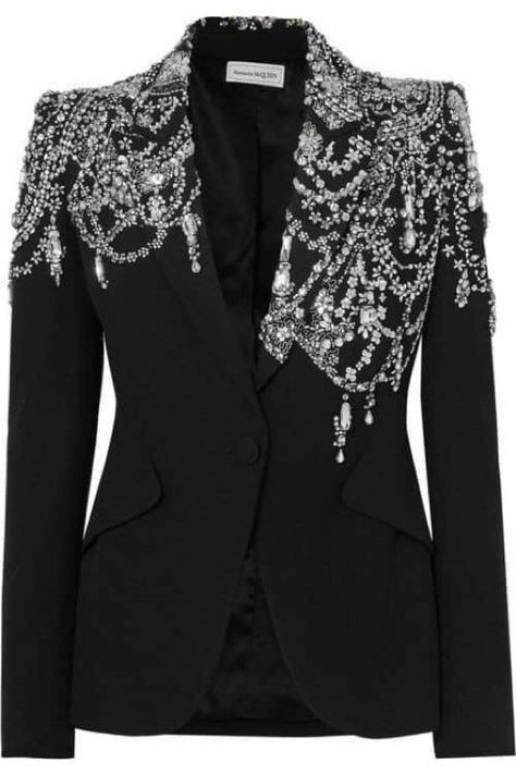 Crepe Blazer, Mcqueen Fashion, Wedding Wine, Woman Suit Fashion, فستان سهرة, Looks Chic, Blazer Outfits, Blazer Fashion, Suit Fashion