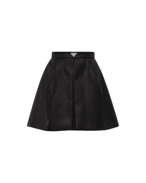 A sleek, feminine character is combined with clean, geometric lines in this miniskirt made of Re-Nylon, a regenerated fabric produced from recycled plastic materials collected in the ocean. A refined inverted pleat on the front enhances the silhouette of the garment decorated with the enameled metal triangle logo that stands out on the belt. Prada Clothes, Skirt Png, Prada Skirt, Outfit Png, Triangle Logo, Skirt Design, Kpop Outfits, Aesthetic Outfits, Prada