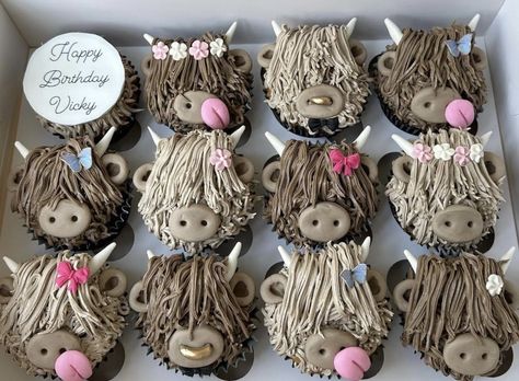 Cow Birthday Cupcakes, Highland Cow Cupcakes, Highland Cow Birthday, Cow Birthday Cake, Cow Baby Shower Theme, Cow Cupcakes, Cow Cup, Cowboy Themed Birthday Party, Farm Animal Cupcakes