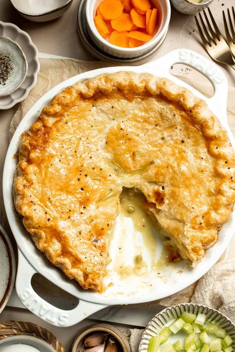 Vegetarian Pot Pie is truly the ultimate comfort food. The creamy filling is loaded with tender veggies, all wrapped in a buttery, flaky puff pastry crust. | aheadofthyme.com Pot Pie Vegetarian, Pumpkin Pot Pie, Pie Vegetarian, Vegetarian Pie, Vegetarian Pot Pie, Veggie Pies, Vegetable Risotto, Creamed Peas, Puff Pastry Crust