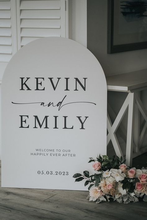 Love the Arch Welcome sign and florals for this couple! Photography 📸Silas Chau Arch Welcome Sign, Bramleigh Estate, Reception Signage, Entry Signs, Wood Arch, Arch Wedding, Melbourne Wedding, Wedding Name, Wedding Styling