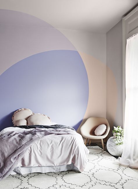 Peach and purple color blocked paint with overlapping effect Pastel Interior, Block Painting, Color Forecasting, Block Wall, Bedroom Paint, Support Mural, Geometric Wall, Bedroom Colors, Wall Color