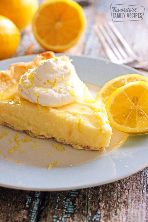 Slice of Sour Cream Lemon Pie on a plate Turnovers Recipes, Sour Cream Lemon Pie, Lemon Sour Cream Pie, Lemon Pie Recipe, Diy Easy Recipes, Sour Cream Recipes, Lemon Dessert Recipes, Easy Pie, Lemon Pie