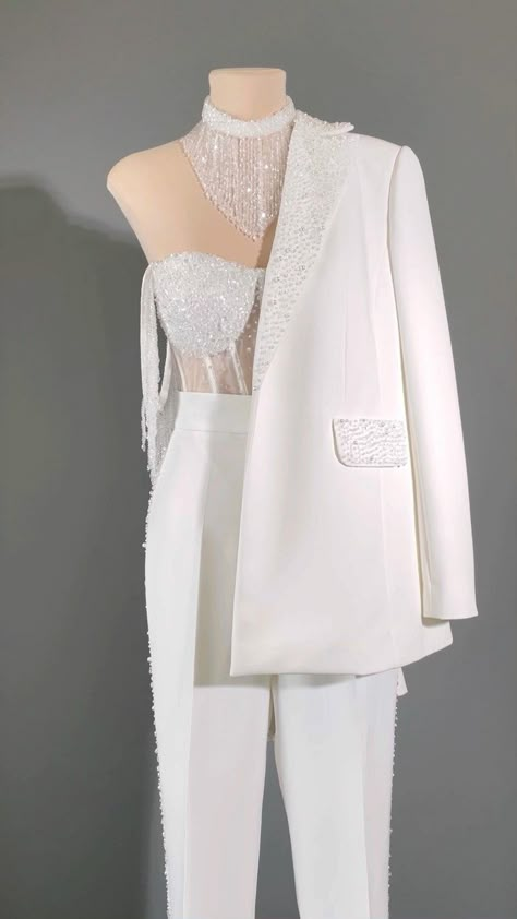 Soiree Suits For Women, Suits For Women Prom, Office Wear For Women, Women Office Outfits, White Office, Woman Suit Fashion, Classy Work Outfits, Stylish Work Outfits, Easy Trendy Outfits