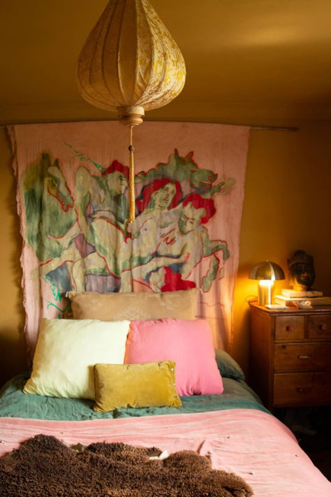 Room Ideas Tapestry, Interior Ideas Bedroom, Yellow Ceiling, Tapestry Rug, Wood Chest Of Drawers, Artsy Design, Paper Lampshade, Eclectic Bedroom, Dreamy Room