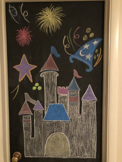 disney castle on my chalk door Disney Chalkboard Art, Disney Chalk Art, Chalk Drawing Ideas, Fun Chalk Art, Hallway Door, Board Drawing, Castle Drawing, Side Walk, Disneyland Castle