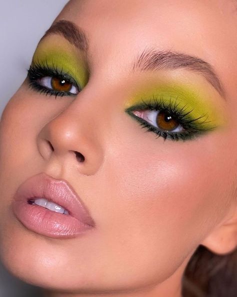 Chartreuse Eye Makeup, Lime Eyeshadow Looks, Lime Green Makeup, Lime Makeup, Shrek Makeup, Wedding Party Makeup, Willow Herb, Vintage Makeup Looks, Different Makeup Looks