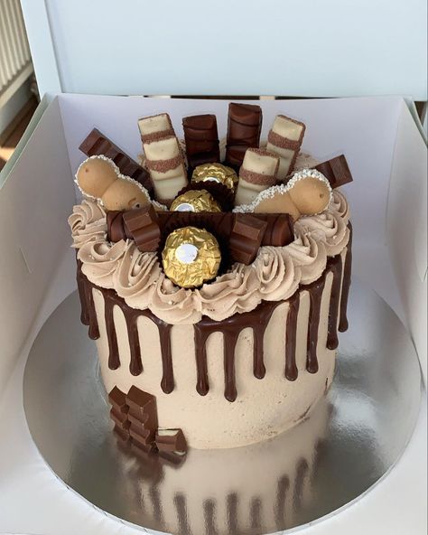 Chocolate Birthday Cake Ideas, 12 Birthday Cake, Chocolate Bar Cake, Birthday Cake With Chocolate, Chocolate Cake Birthday, Chocolate Birthday Cake Decoration, Chocolate Bar Cakes, Friends Happy Birthday, Kalibo