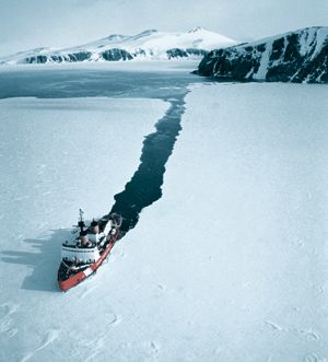 Today ice breaker ships make voyages into Arctic and Polar regions much easier as there is much less of a chance of getting caught in the ice. Some ice breakers are even nuclear powered to be that much stronger. However they are very expensive and therefore are not that many in use around the world. Boating Life, Expedition Yachts, Working Boat, Marine Engineering, Merchant Marine, Icebreakers, Ice Breaker, Us Coast Guard, Ice Breakers