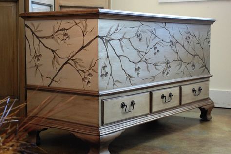 so simple yet so beautiful. Painted Blanket Chest, Hope Chest Makeover, Cedar Hope Chest, Cedar Chest Redo, Vintage Hand Painted Furniture, Chest Makeover, Hope Chests, Storage Chests, Chest Ideas