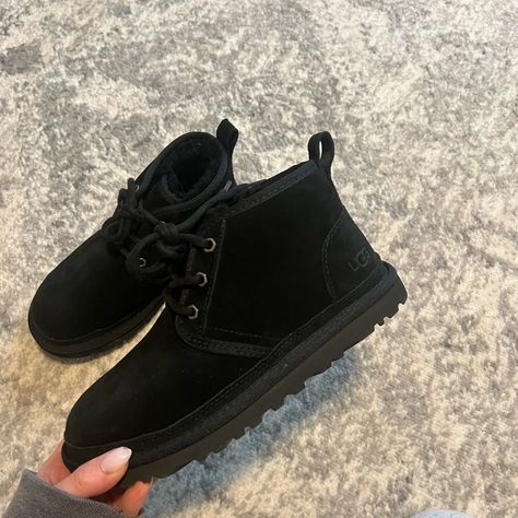 Brand New, Never Worn. Size 6. Black. Ugg Neumel Black, Black Ugg Shoes, Uggs Black Boots, Black Neumel Uggs Outfit, Full Black Shoes, Black Uggs Outfit, Neumel Uggs, Shoe List, Ugg Boots Black