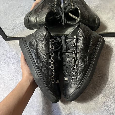 Balenciaga Arena high shoes vintage luxury Balenciaga Arena, Designer Streetwear, Shoes Vintage, Streetwear Mens, High Shoes, Balenciaga Mens, Balenciaga Shoes, Men's Footwear, Balenciaga Designer