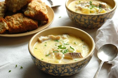 Fish Chowder Recipe: Easy New England Style | Unpeeled Journal New England Fish Chowder, Haddock Chowder Recipe, Fish Chowder Recipe New England, Fish Chowder Recipe, Fish Chowder, Oyster Crackers, Chowder Recipe, Tomato Broth, Creamed Potatoes