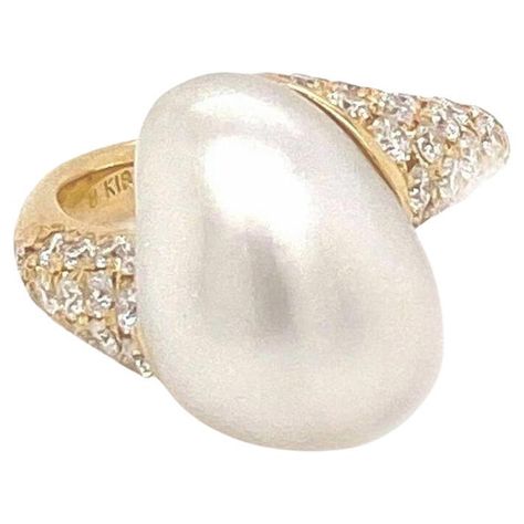 Mikimoto Pearls, Slim Frame, Weird Shapes, Wide Rings, 18k Yellow Gold Ring, Akoya Pearls, Yellow Gold Ring, Sparkle Diamonds, Cluster Ring