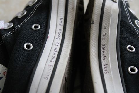 converse | converse aesthetic | shoes | shoes aesthetic | converse shoes | lyrics | harry styles | harry styles lyrics | harry styles lyrics aesthetic | harry styles shoes | harry styles matilda | harry styles harrys house | harrys house | harrys house lyrics | harry’s house aesthetic | drawing shoes | doodle on shoes | Lyrics On Shoes, Shoe Doodles, Song Lyrics To Write On Shoes, Converse Lyrics, Doodles On Converse, Song Lyrics On Converse, Converse Writing On Shoes, Lyrics On Converse, Matilda Aesthetic Harry Styles