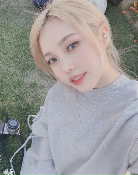 Pinterest// jiminsgirll Pony Korean, Pony Syndrome, Pony Makeup, Mode Ulzzang, Blonde Asian, Korean Makeup Tutorials, Brown Blonde Hair, Uzzlang Girl, Asia Girl