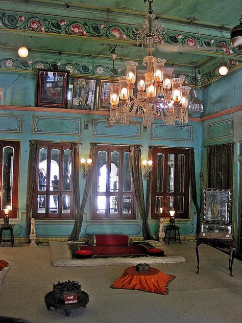 Green Room, City Palace, Udaipur, India Haveli Interior, Indian Palaces, City Palace Udaipur, Neha Singh, Indian Interior Design, Blown Glass Lighting, House Architecture Styles, Indian Bedroom Decor, Indian Home Interior