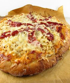 Reuben Pizza Recipe, Recipe With Pizza Dough, Reuben Pizza, Reuben Recipe, Main Dish Casseroles, Sauerkraut Recipes, Dinner Recipes Easy Quick, How To Make Pizza, Pizza Recipes Dough