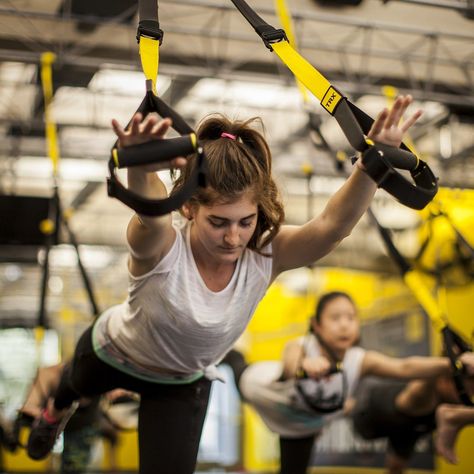 Not Gonna Lie, This 20-Minute Full-Body TRX Circuit Is Going to Kick Your Ass Suspension Workout, Trx Full Body Workout, Beachbody Workout, Full Body Circuit, Trx Training, Trx Workouts, Muscle Workout, Reformer Pilates, Suspension Training