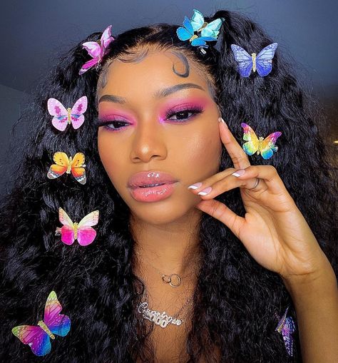 Fatima 💍 on Instagram: “Butterflies 🦋 💗😋 Make up @ebenecosmetics” Kristina Webb, Human Virgin Hair, Butterfly Clips, Baddie Hairstyles, Grunge Hair, Girls Makeup, Pretty Makeup, Hair And Makeup, Black Girls Hairstyles