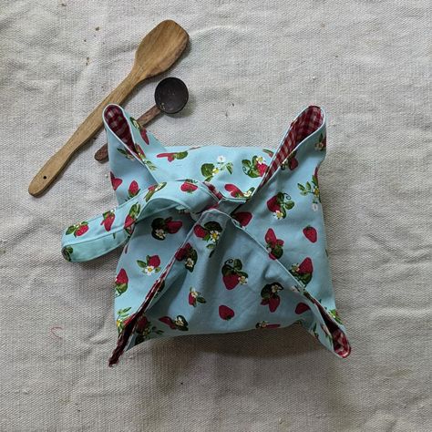 All of last week I shared the process reels of making this product and it was so much fun to have you all with me as I sewed up a batch of these Pie dish/Potluck carriers. Shyip them from a abeeinthegarden.com #newlaunch #potluckcarrier #piediahcarrier #festivegifts New Launch, Handmade Business, Sewing Project, Pie Dish, The Process, Business Owner, Sewing Projects, Quilting, Pie