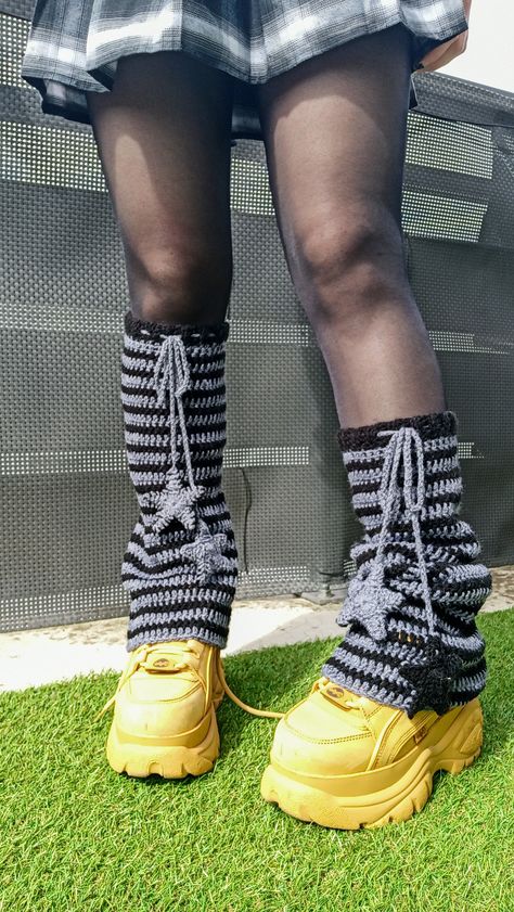 Crochet Legwarmers Pattern, Crocheted Leg Warmers, Crochet Goth Clothes, Crochet Alternative Clothing, November Crochet, Aesthetic Crochet Leg Warmers, Leg Warmers Alt Outfit, Crochet Baggy Leg Warmers, Fairycore Crochet