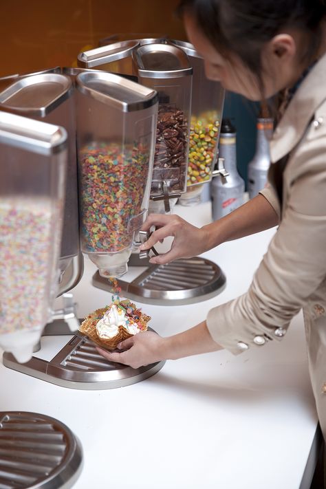 Ice Cream Topping Dispenser, Ice Cream Shop Organization, I E Cream Bar, Soft Ice Cream Ideas, Small Ice Cream Shop Design, Ice Cream Store Aesthetic, Ice Cream Toppings Ideas, Ice Cream Business Ideas, Ice Cream Parlor Aesthetic