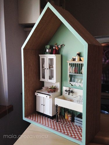 1930’s Kitchen, 1930s Kitchen, Kitchen Scene, Room Box Miniatures, Room Boxes, Mini Doll House, Doll House Crafts, Miniature Rooms, Mini Kitchen