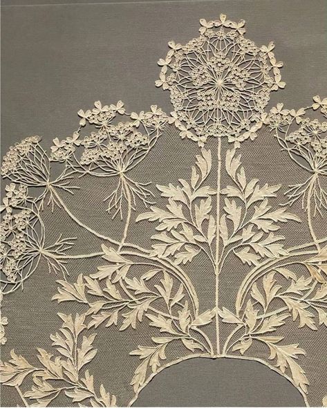 Antique Lace Pattern, Lace Inspiration, Battenburg Lace, Lace Art, Victorian Lace, Linens And Lace, Needle Lace, Bobbin Lace, Antique Lace