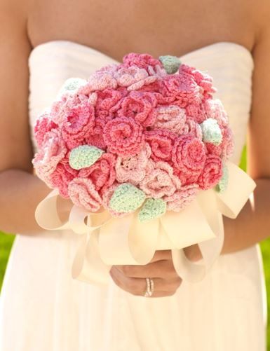 Hand her the Springtime Fancy Crochet Flower Bouquet and your favorite bride will be overwhelmed by your thoughtfulness and skill. #DIYweddingideas Wedding Crochet Patterns, Bouquet Crochet, Crochet Thread Size 10, Beau Crochet, Confection Au Crochet, Crochet Flowers Free Pattern, Crochet Bouquet, Crocheted Flowers, Crochet Wedding