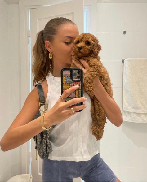 Instagram Picture Ideas With Dog, Selfie With Dog, Anna Astrup, Romantic Animals, Dog Mommy, Family Of 3, Puppy Pictures, Girl And Dog, Cute Funny Animals