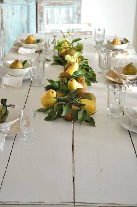 Pear Orchard, Natural Fall Decor, Autumn Cottage, Fruit Centerpieces, Fall Dinner Party, Fall Table Centerpieces, Ivy House, Fall Arrangements, Pear Tree