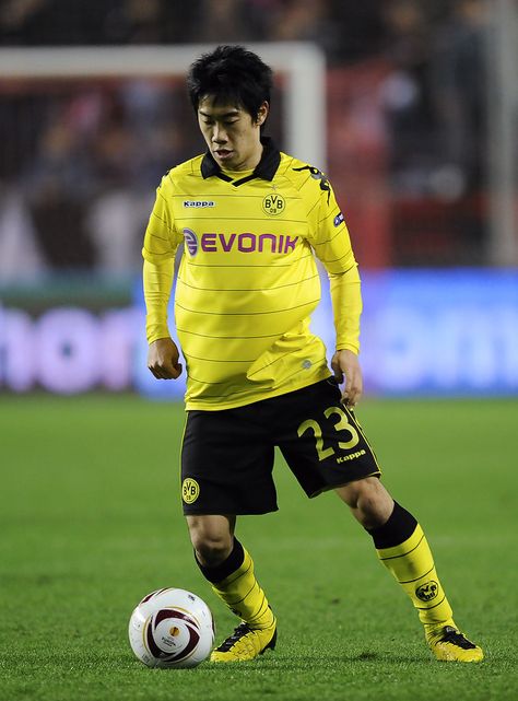 Shinji Kagawa of Borussia Dortmund in 2010. Shinji Kagawa, Kagawa, Europa League, Borussia Dortmund, Sports Jersey, Football, Sports, Dortmund, American Football