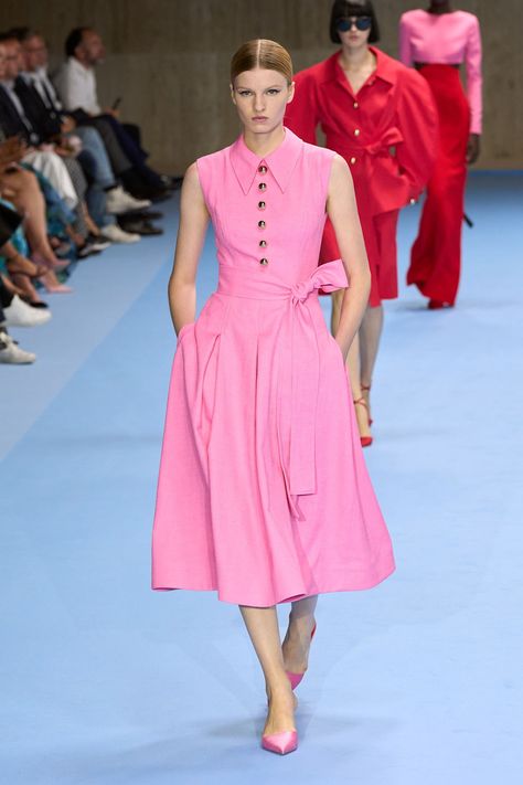 Carolina Herrera Spring/Summer 2025 - Herrera S25 - 13 Carolina Herrera Resort 2025, Carolina Herrera Spring 2025, Spring 2025 Runway, Spring Summer 2025, Carolina Herrera Style, Carolina Herrera Runway, Fashion 2025, Carolina Herrera Dresses, Summer Cruise