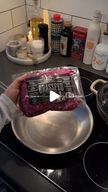 Anna Mondanaro on Instagram: "eat this to feel like a superhuman:

— grass fed ground beef 
— bone broth basmati rice
— two eggs
— avocado
— parmesan
— honey 
— hot sauce if you’re feeling fun

🐄 🥑 🤸" Healthy Hamburger Meat Recipes, Honey Hot Sauce, Grass Fed Beef Recipes, Beef Recipes Healthy, Healthy Hamburger, Eggs Avocado, Ground Beef Recipes Healthy, Beef Bone Broth, Hamburger Meat Recipes