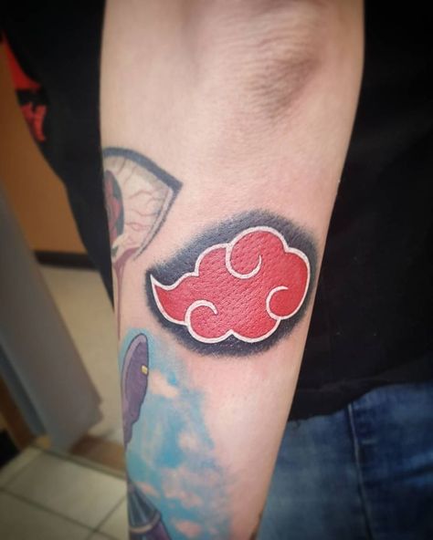 Akatsuki Cloud Tattoos Akatsuki Tattoo, Tato Naruto, Geek Tattoos, Cloud Tattoo Sleeve, Cloud Tattoo Design, Naruto Akatsuki, Naruto Tattoo, Cloud Tattoo, Red Ink Tattoos